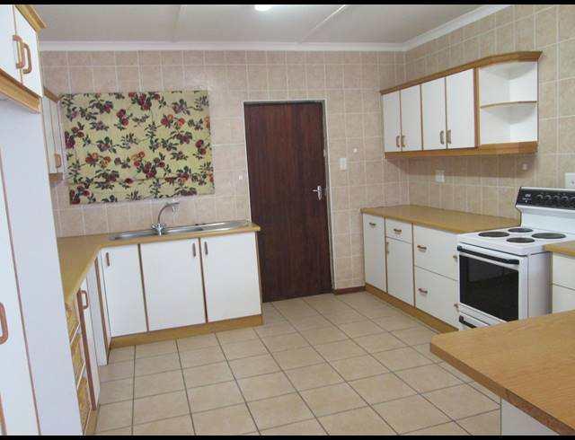 3 BEDROOM SIMPLEX SOLD IN GREENDALE